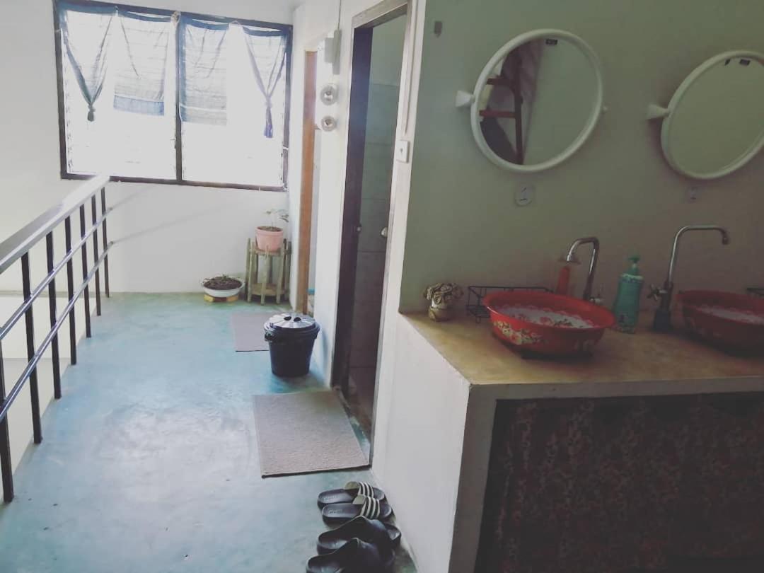 Chill Pill Hostel 치앙 칸 외부 사진